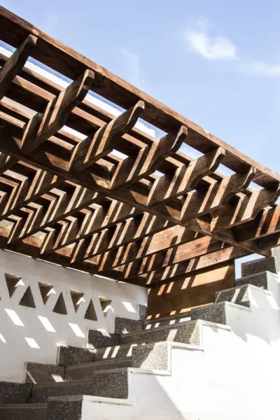 Combien de temps faut-il pour poser une charpente fermette à 2 pans ?, Déno Com